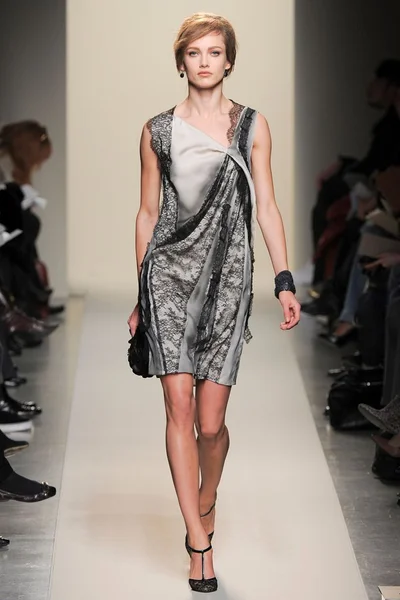 Look 18